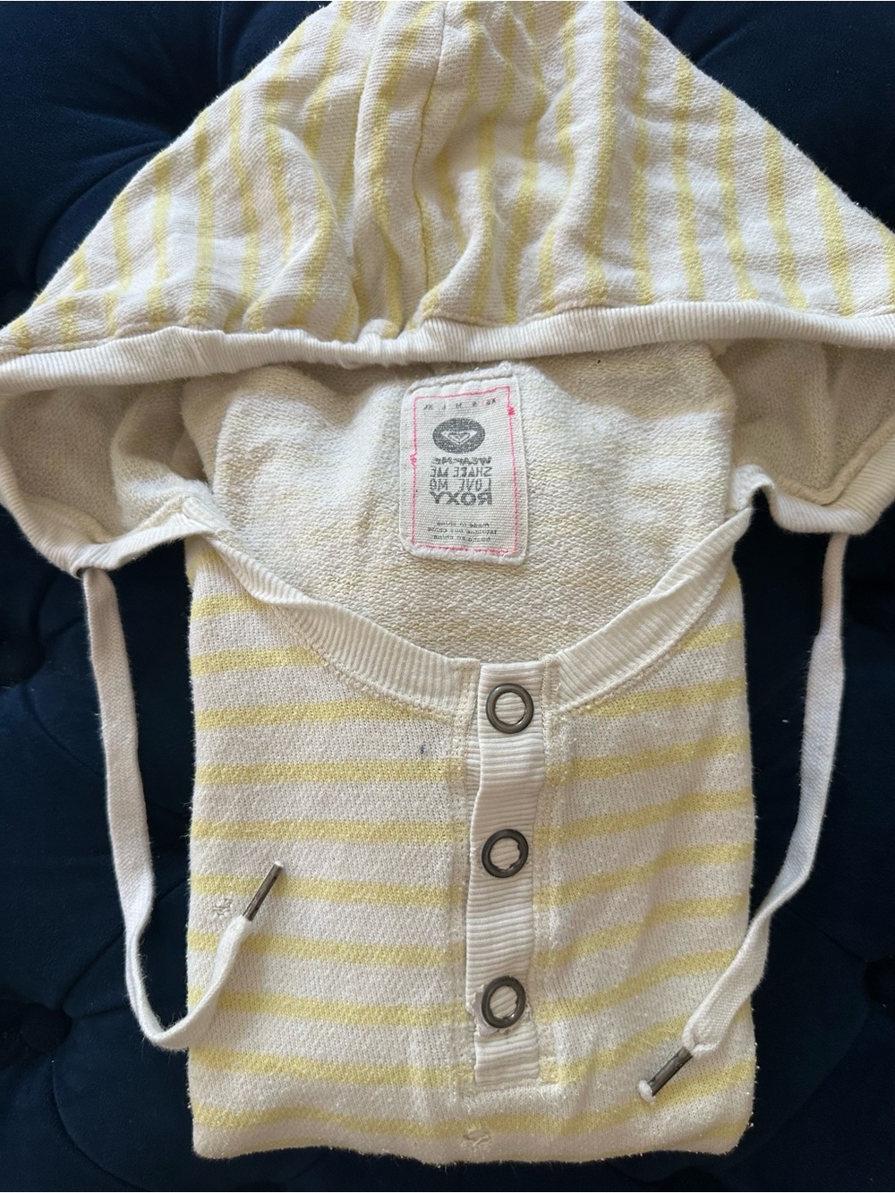 Vintage Roxy Women Striped Hooded Pullover in Cream and Pale Yellow
